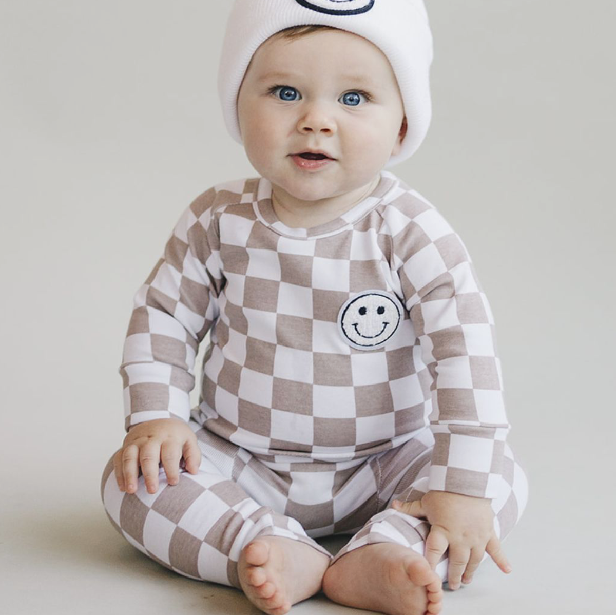 Checkered Smiley Lounge Set | Latte