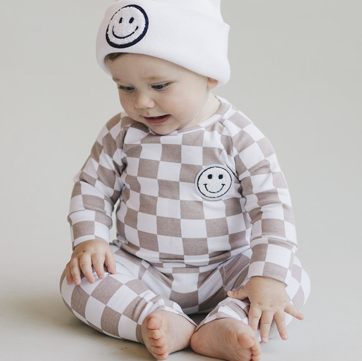 Checkered Smiley Lounge Set | Latte